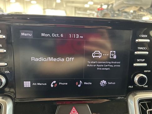 Used 2022 Kia Sorento LX image 13