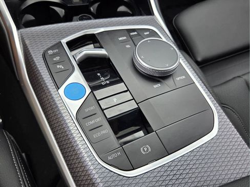 Certified 2025 BMW i4 eDrive40 w/ Premium Package RWD image 27