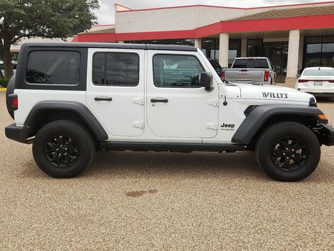 Used 2022 Jeep Wrangler Unlimited Sport AWD/4WD image 5