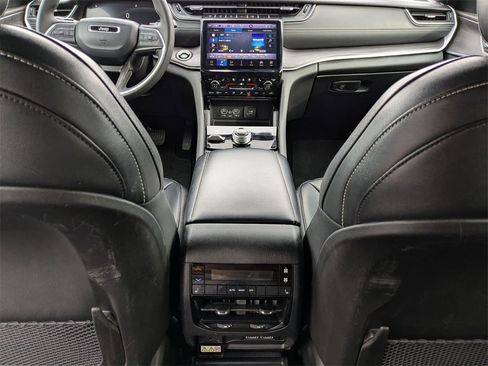 Used 2024 Jeep Grand Cherokee L Limited w/ Luxury Tech Group II image 30