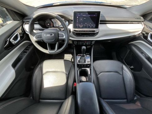 Used 2024 Jeep Compass Limited image 16