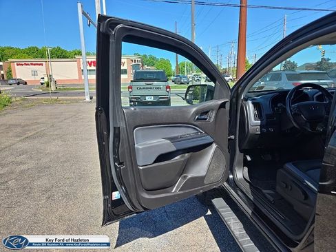 Used 2018 Chevrolet Colorado Z71 w/ Z71 Midnight Edition AWD/4WD image 34