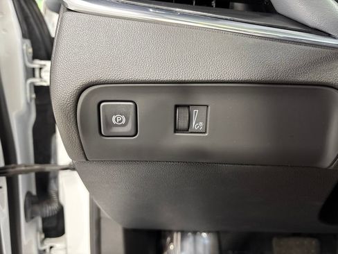 Used 2023 Buick Enclave Essence w/ Experience Buick Package AWD/4WD image 33