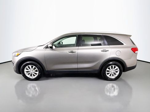Used 2018 Kia Sorento LX image 6