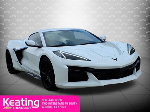 Used 2024 Chevrolet Corvette Z06 image 3