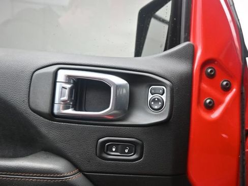 Used 2021 Jeep Gladiator Mojave AWD/4WD image 13