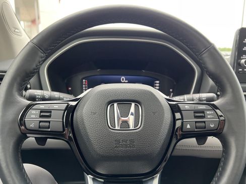 Used 2025 Honda Pilot Elite image 27
