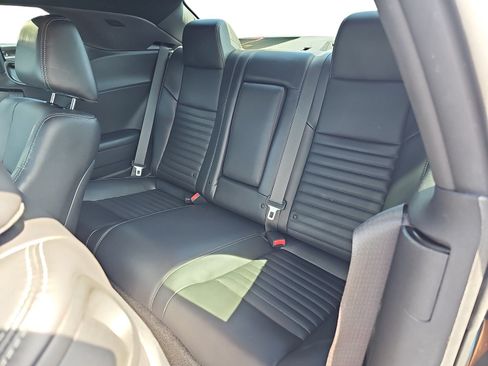 Used 2014 Dodge Challenger SXT Plus RWD image 11