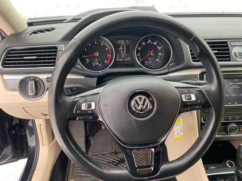 Used 2017 Volkswagen Passat 1.8T R-Line image 11