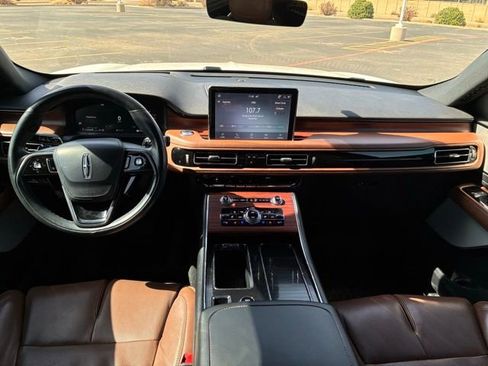 Used 2023 Lincoln Aviator Reserve w/ Equipment Group 201A image 12