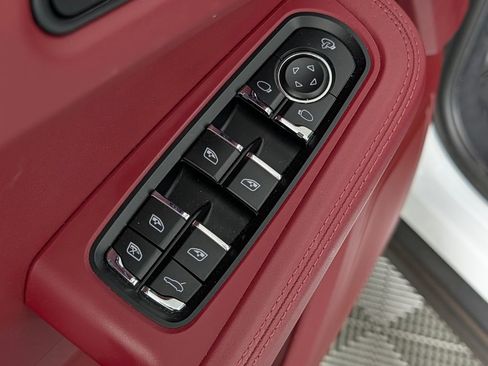 Certified 2023 Porsche Macan S image 27