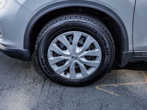 Used 2017 Nissan Rogue S AWD/4WD image 13