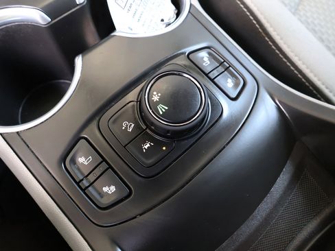 Used 2022 GMC Terrain SLE w/ Driver Convenience Package image 45