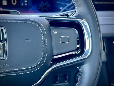 New 2025 Lincoln Navigator Reserve w/ Jet Appearance Package image 28