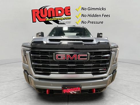 Used 2024 GMC Sierra 2500 AT4 AWD/4WD image 8