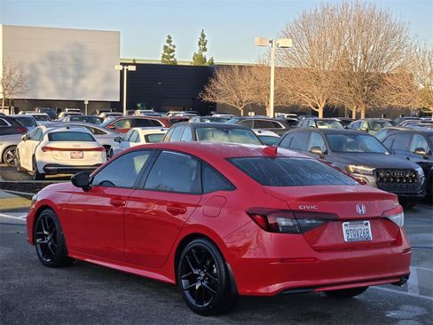 Used 2025 Honda Civic Sport image 6