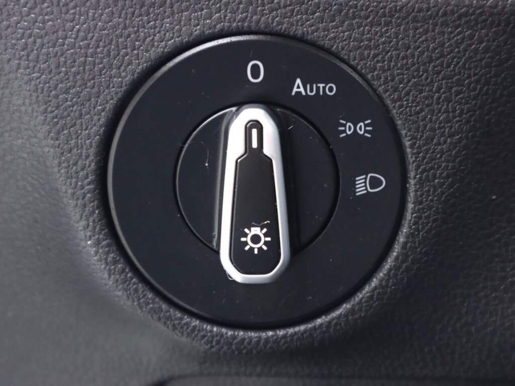 Used 2021 Volkswagen Jetta SE FWD image 10