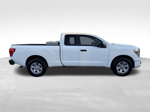 Used 2022 Nissan Titan S image 8