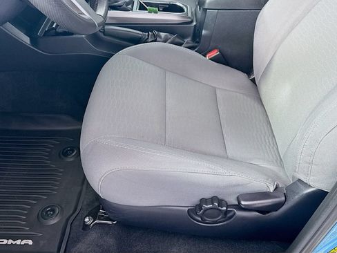 Used 2019 Toyota Tacoma SR5 AWD/4WD image 16