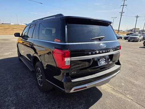 Used 2024 Ford Expedition Max XLT image 5