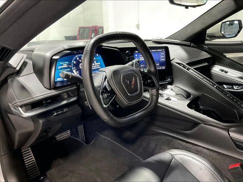 Used 2023 Chevrolet Corvette Stingray Premium Cpe w/ Z51 Performance Package RWD image 16