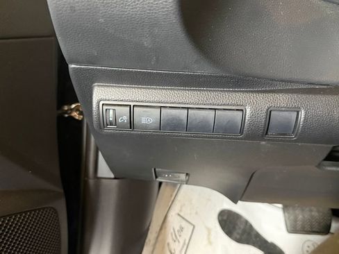 Used 2021 Toyota Corolla SE w/ Carpet Mat Package (TMS) FWD image 18