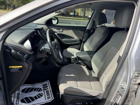 Used 2014 Hyundai Santa Fe GLS image 15