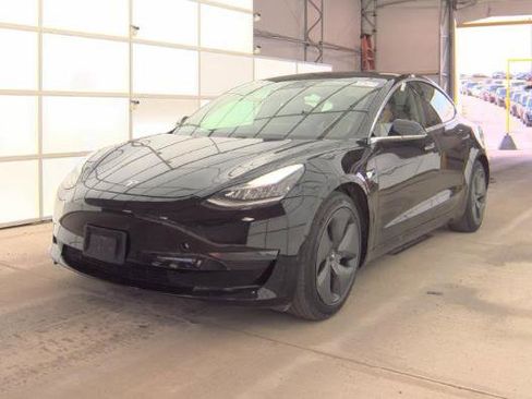 Used 2020 Tesla Model 3 Standard Range image 1