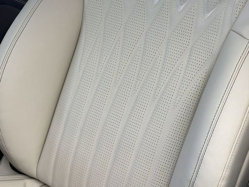 New 2026 Bentley Flying Spur Azure AWD/4WD image 7