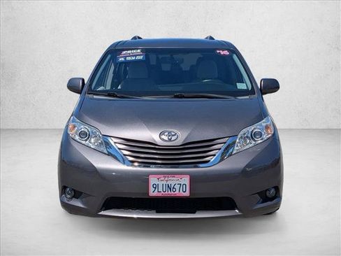 Used 2016 Toyota Sienna LE FWD image 2