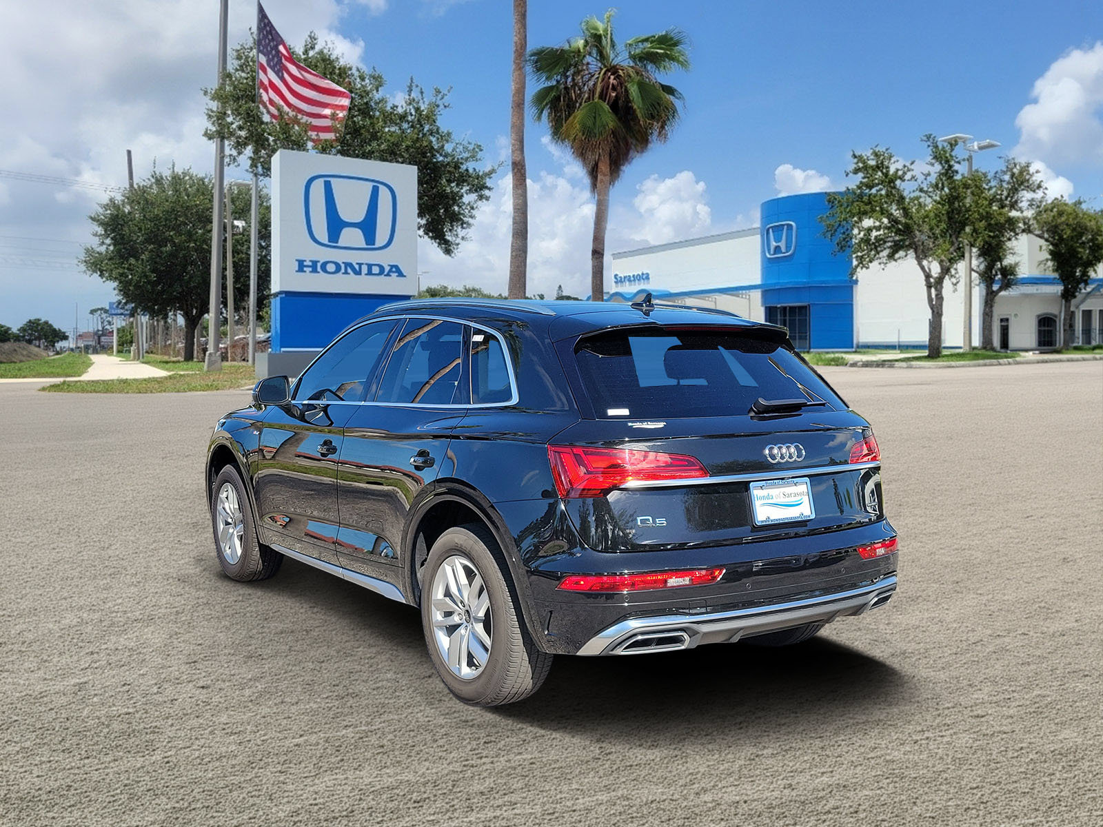 Used 2023 Audi Q5 2.0T Premium w/ Convenience Package AWD/4WD image 5