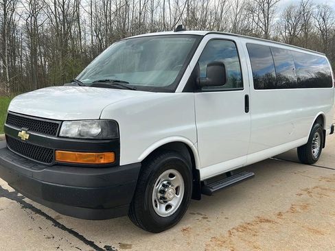 Used 2018 Chevrolet Express 3500 LT w/ LT Preferred Equipment Group image 15