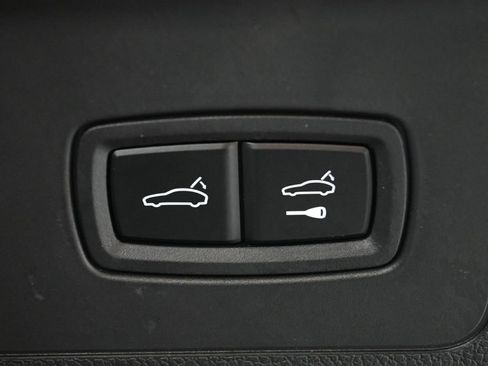 Certified 2025 Porsche Panamera 4 AWD/4WD image 30