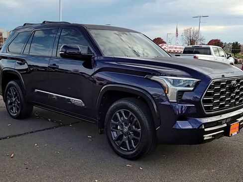 Used 2025 Toyota Sequoia Platinum image 2