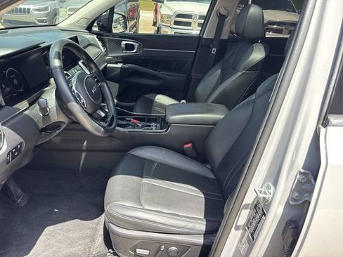 Used 2023 Kia Sorento SX AWD/4WD image 15
