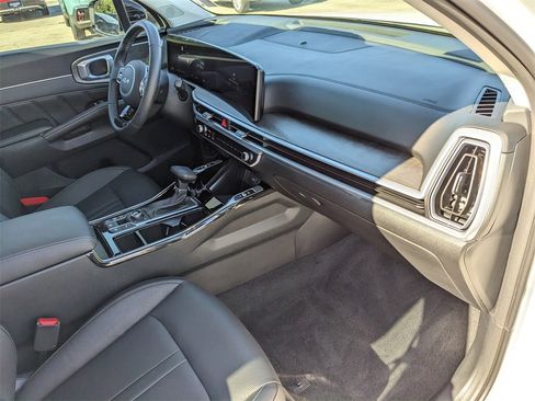 Certified 2025 Kia Sorento SX image 16