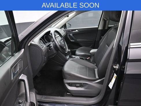 Used 2019 Volkswagen Tiguan SE AWD/4WD image 9
