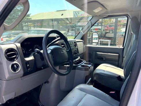 Used 2015 Ford E-350 and Econoline 350 Super Duty image 7