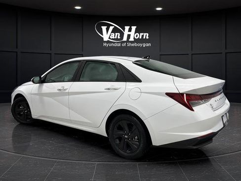 Used 2021 Hyundai Elantra Blue image 3