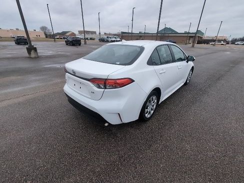 Certified 2025 Toyota Corolla LE image 3