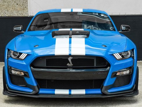 Used 2022 Ford Mustang Shelby GT500 w/ Carbon Fiber Track Pack RWD image 6