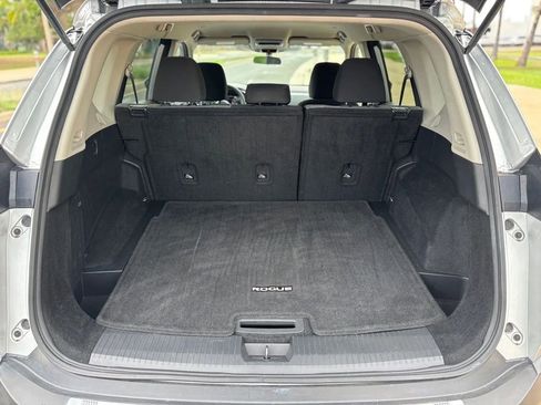 Used 2022 Nissan Rogue SV image 13