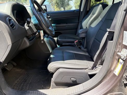 Used 2017 Jeep Patriot High Altitude AWD/4WD image 9