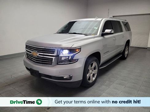 Used 2018 Chevrolet Suburban Premier RWD image 1