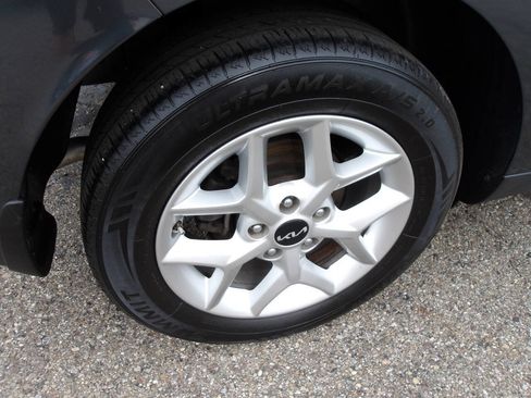 Used 2023 Kia Soul LX w/ LX Technology Package FWD image 30