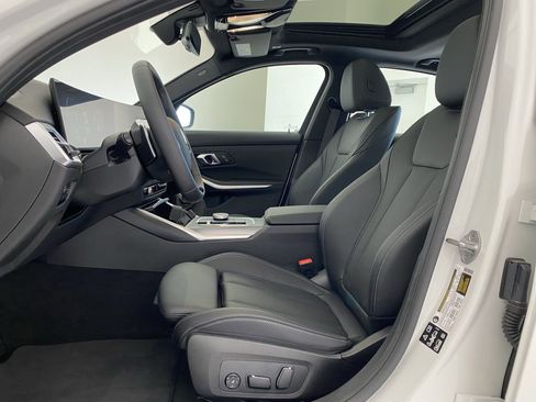 Used 2025 BMW 330i xDrive Sedan w/ Convenience Package image 4