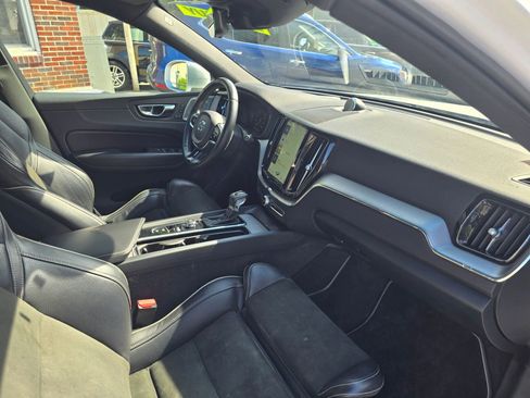 Used 2019 Volvo XC60 T6 R-Design w/ Protection Package Premier AWD/4WD image 20