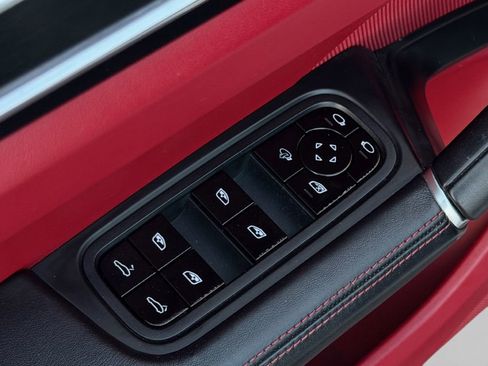 Used 2021 Porsche Cayenne GTS image 19