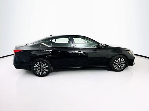 Used 2023 Nissan Altima 2.5 SV image 10