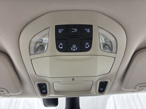 Used 2017 Chrysler Pacifica Limited FWD image 22